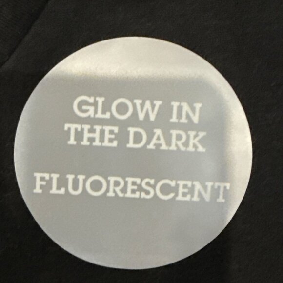 Disney Black Minnie Mouse Happy Meowlloween Glow In The Dark Tee Women's Size XL - Picture 9 of 12